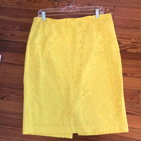 Ann Taylor Yellow Lace Pencil Skirt. - Picture 1 of 3